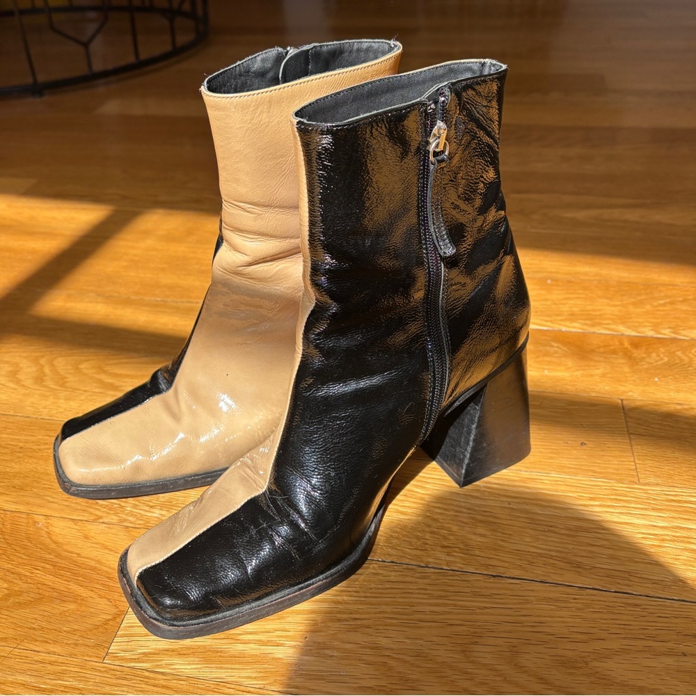ALOHAS BICOLOR PATENT LEATHER ANKLE BOOTS TAN/ BLACK SZ 40